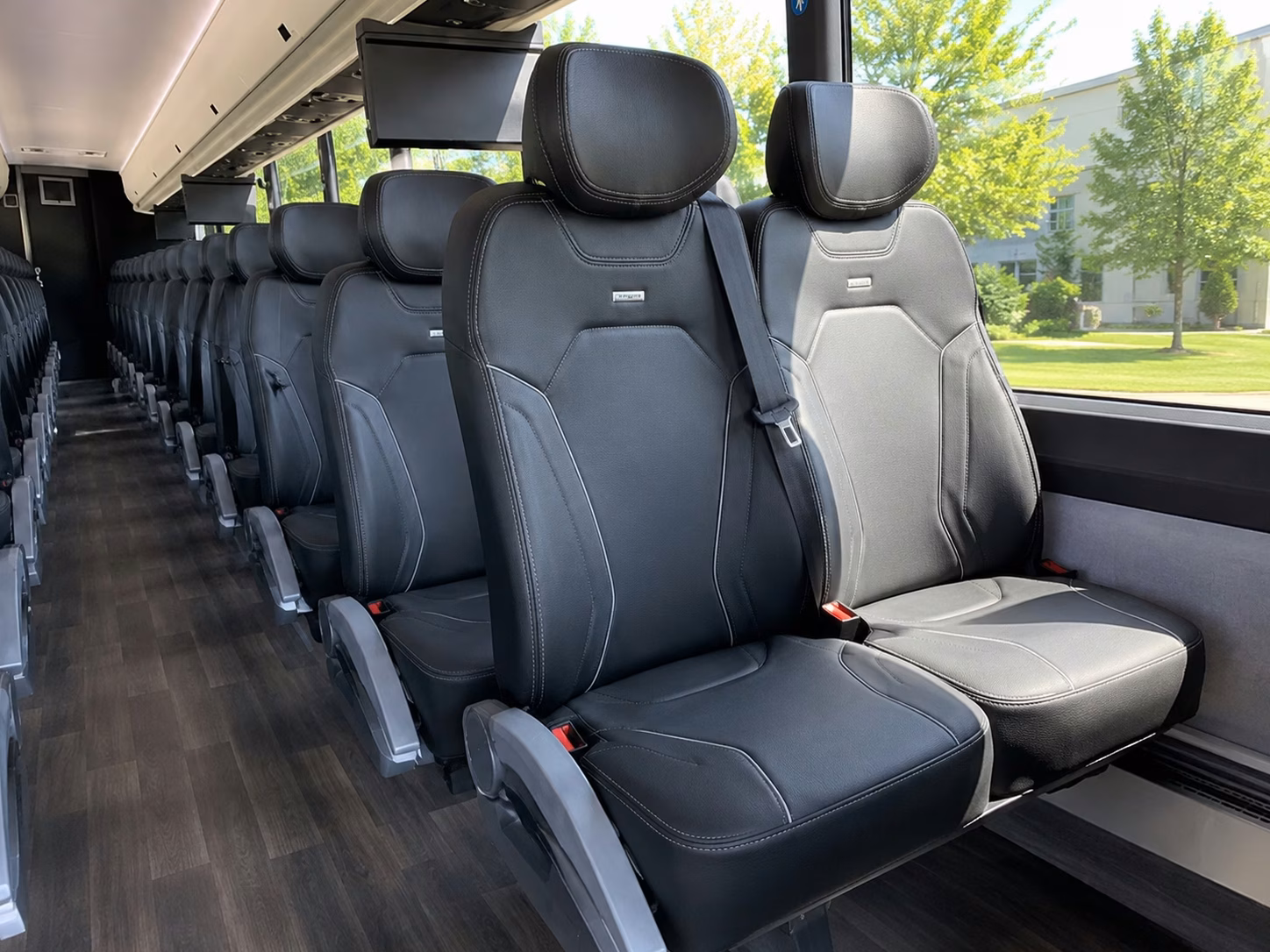 minibus rentals for montgomery rehearsal dinners and brunches